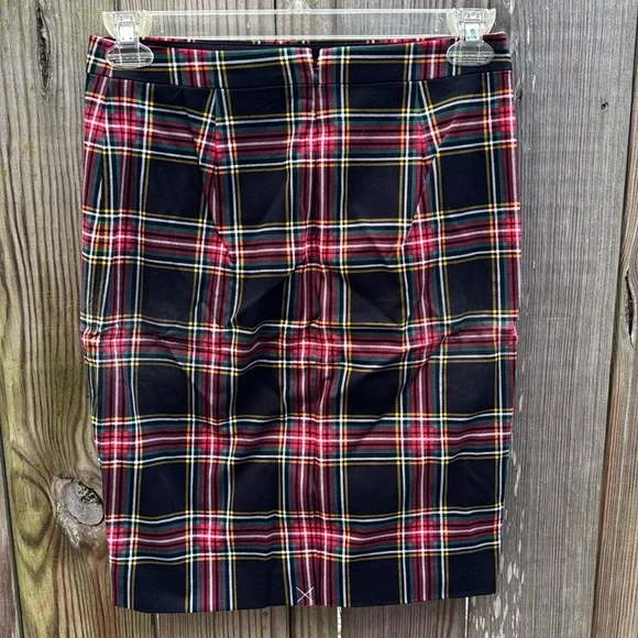 NWT J. Crew Plaid Tartan Pencil Skirt - Size 2 - Picture 2 of 5